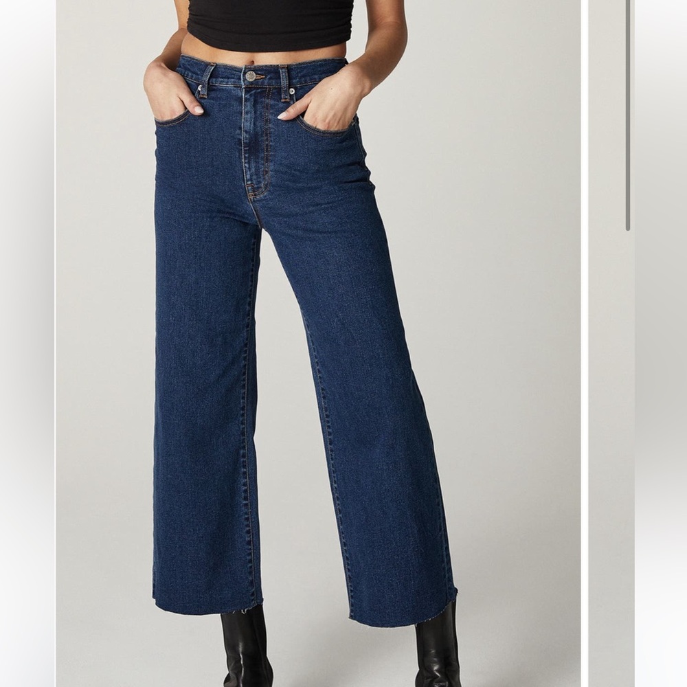 Unpublished Noemi Raw Hem High Waist Crop Wide Leg Jeans (25)